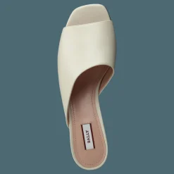 Carin 45 008, Bone 15