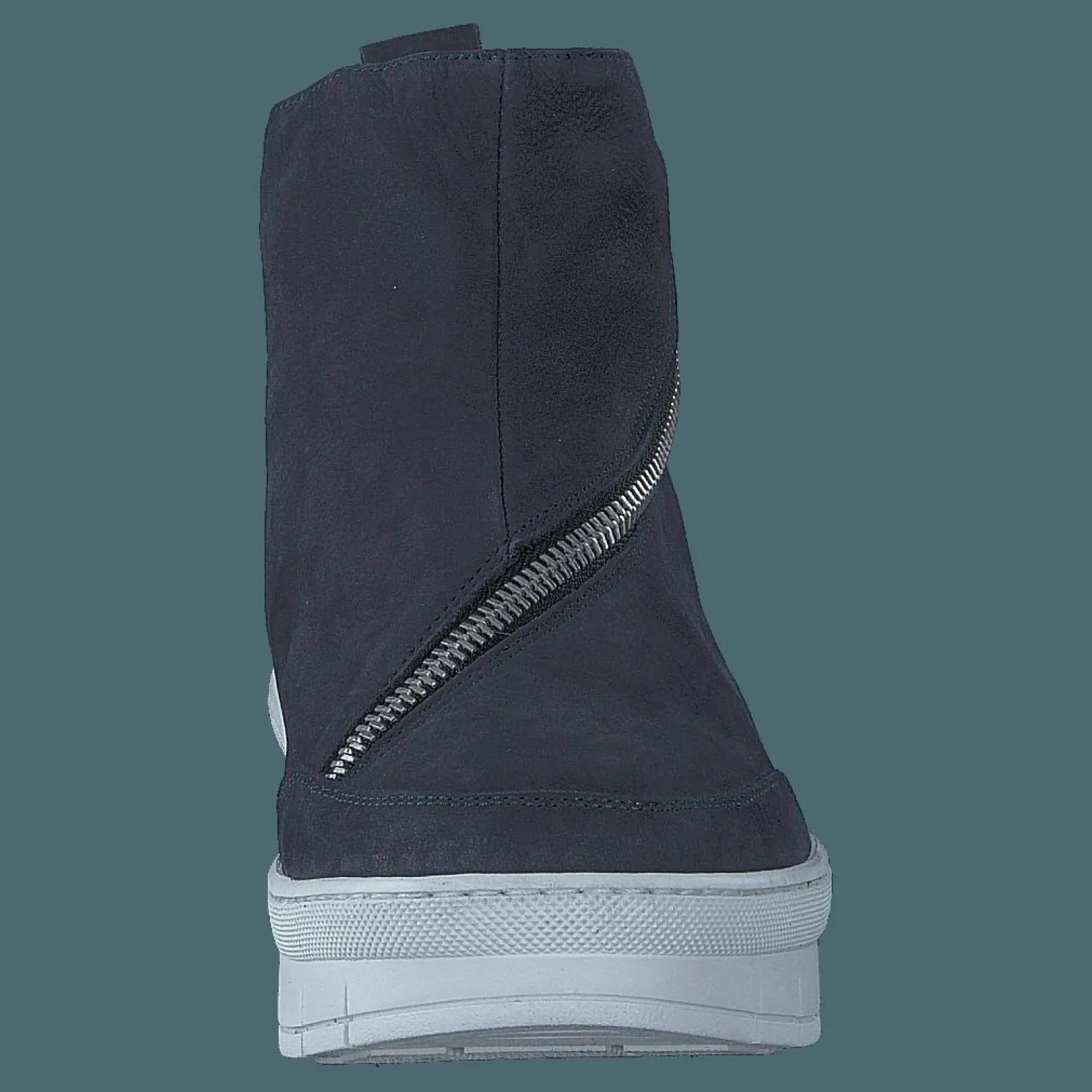 Hilda Longbeach / Luna Blue