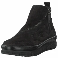 Hilda Longbeach / Nero