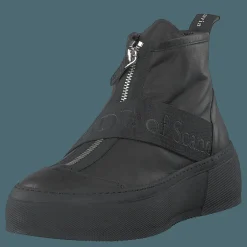 Jessie Sauvage / Nero