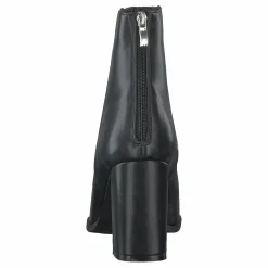 Squared Front Ankle Boots Black