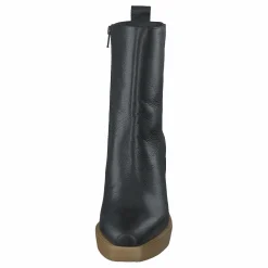 Ubah Saratoga / Nero